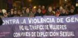 Decenas de personas piden en la calle el fin de la violencia contra las mujeres